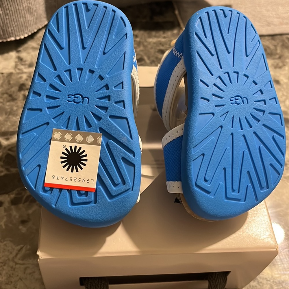 UGG Infant Toddler girls blue sandals, size 02/03-Xs - Picture 7 of 7